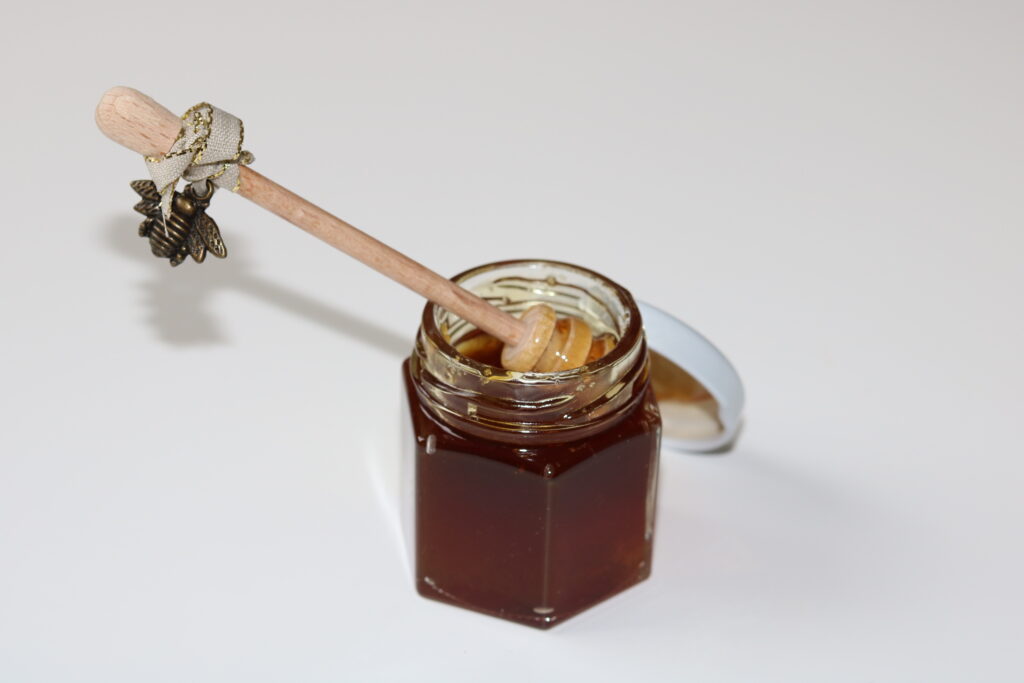 Honing: Gebarsten en droge lippen zijn verleden tijd met dit natuurlijke wondermiddel