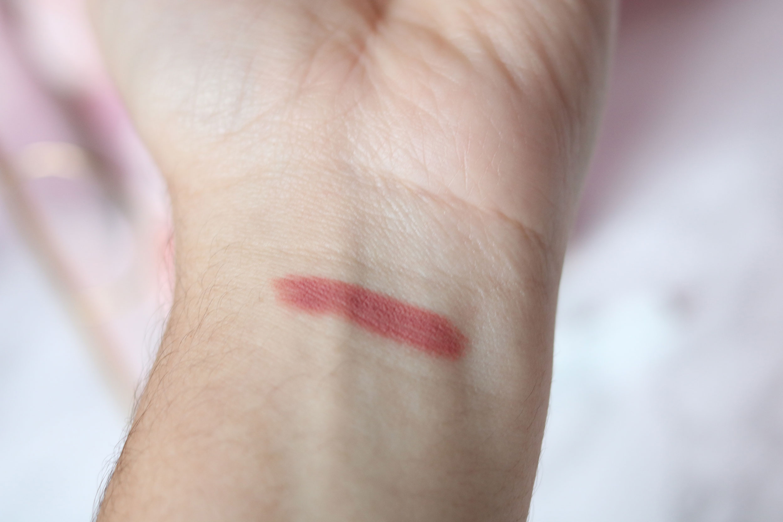 By BEAUTYBAY lip liner swatch en review