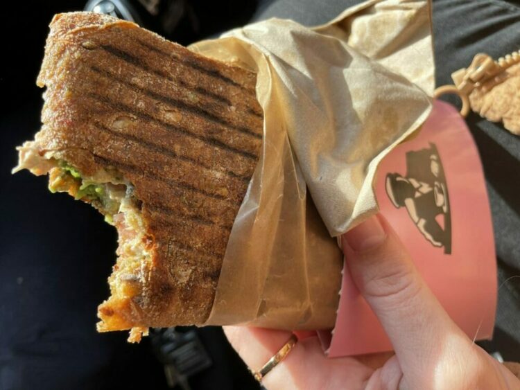 Hier is het recept van de Joe & The Juice Tunacado Convey Beauty