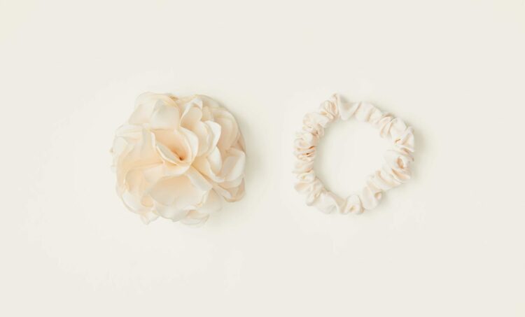 Haarclips en haarelastiekjes met Maxi Bloem - Accessoire Must Have