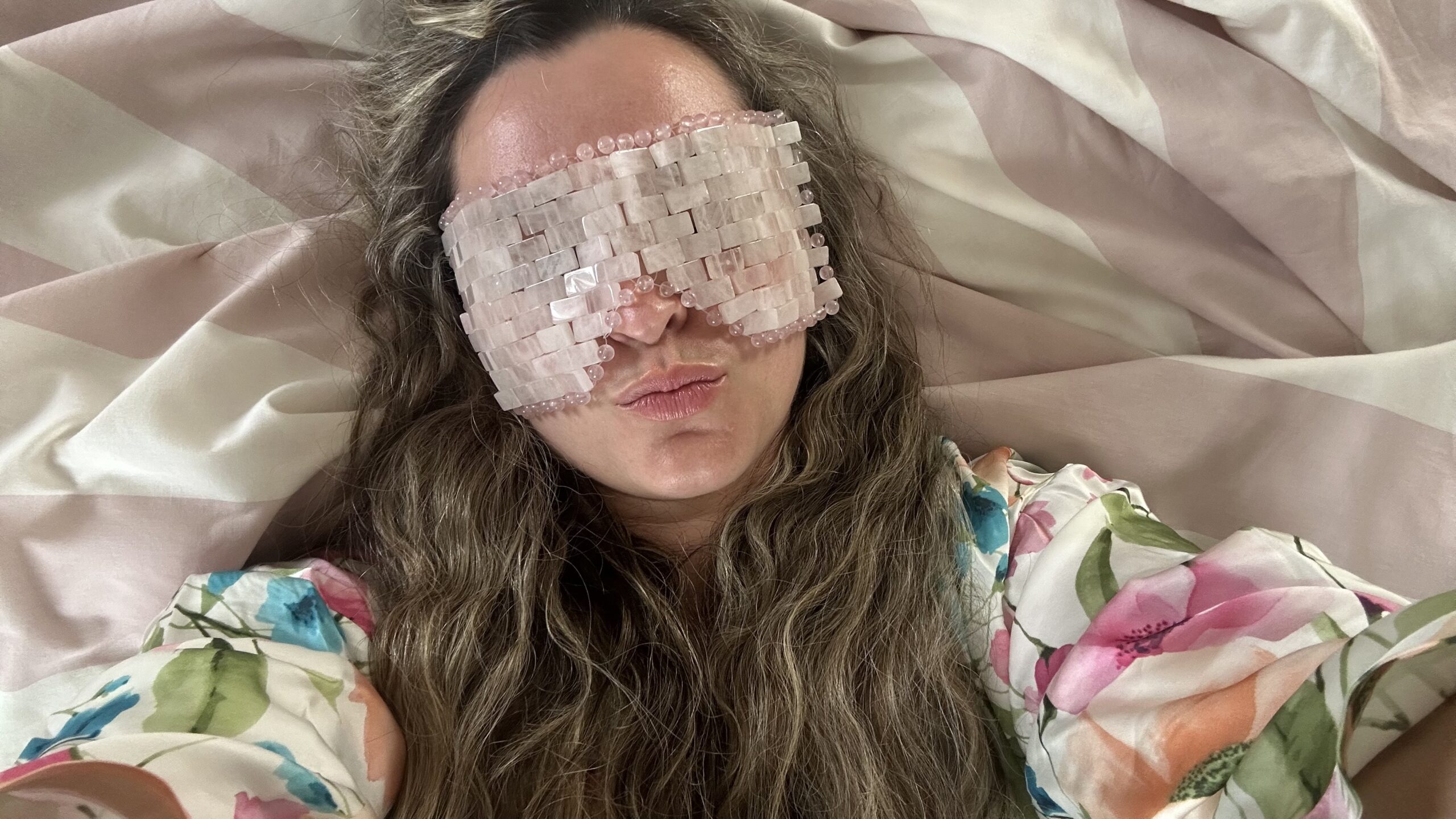 Pink Quartz Eye mask van Roll on Jade review