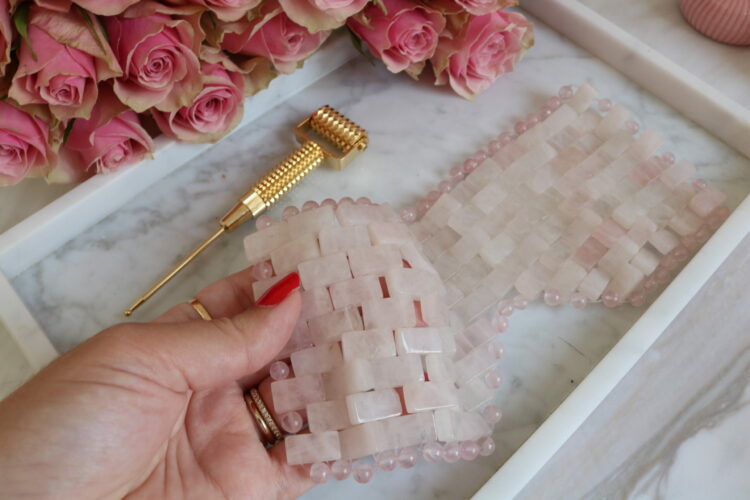 Review: Ridoki gold accu & Pink Quartz Eye mask van Roll on Jade