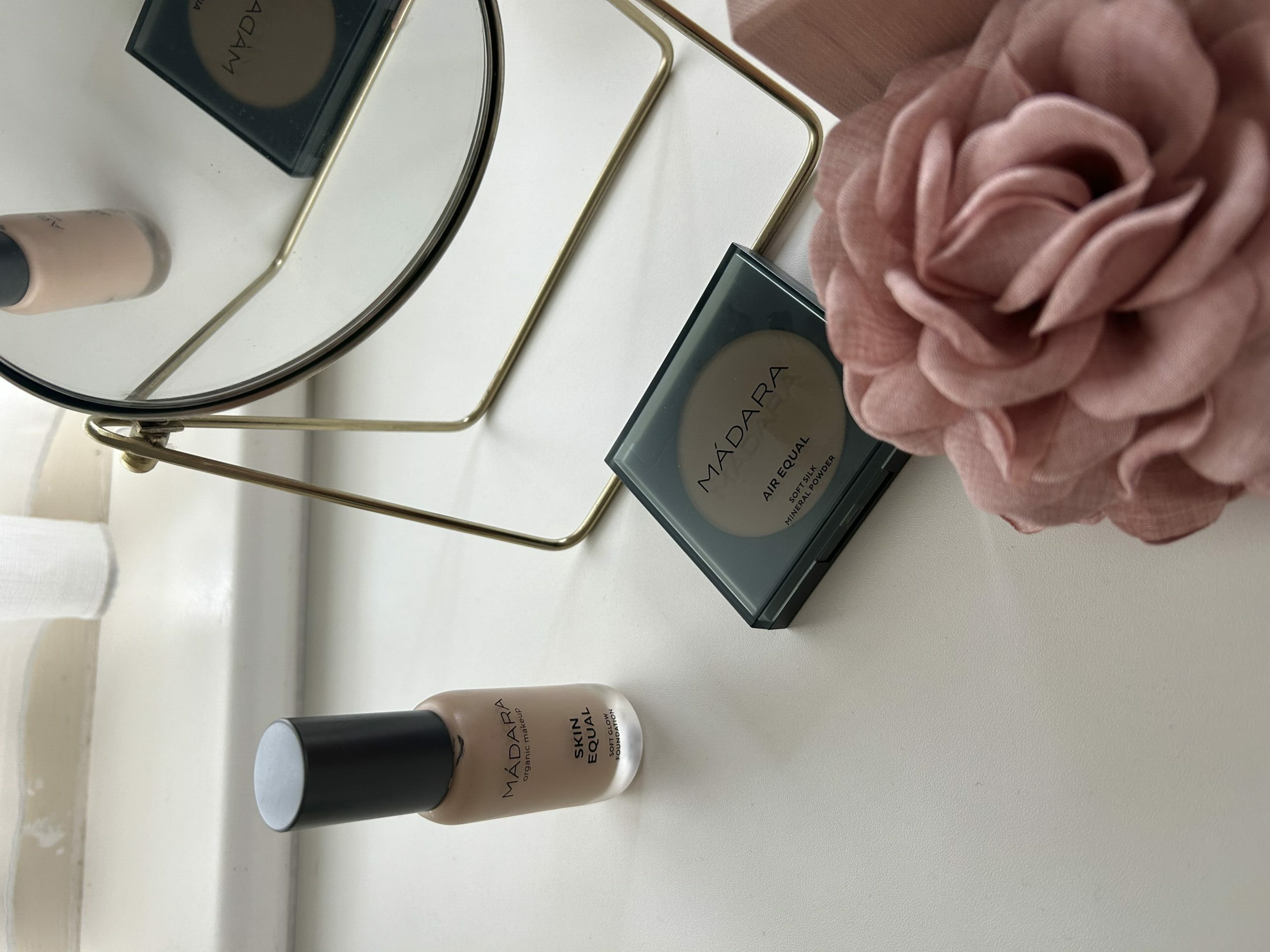 Madara Air Equal Soft Silk Mineral Powder Mini Review